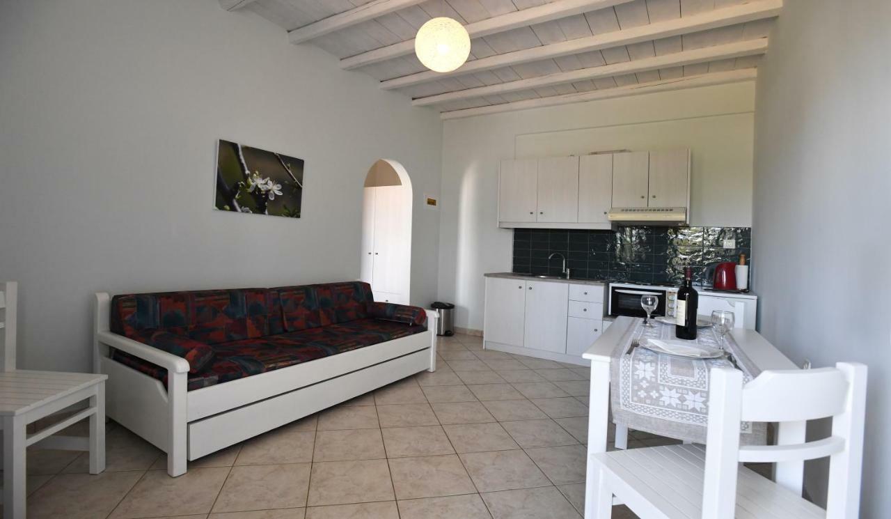 Nostos Beachfront Apartments & Studios Agios Ioannis  Ngoại thất bức ảnh