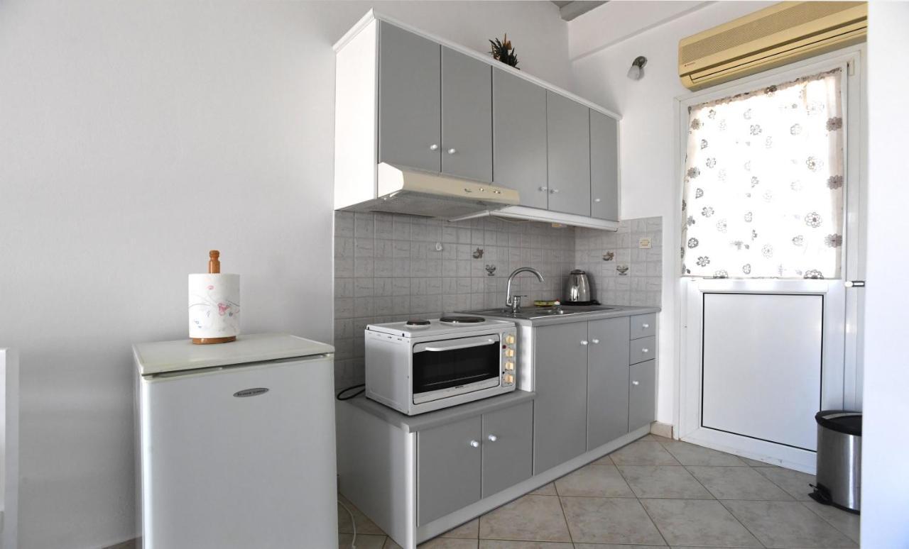 Nostos Beachfront Apartments & Studios Agios Ioannis  Ngoại thất bức ảnh